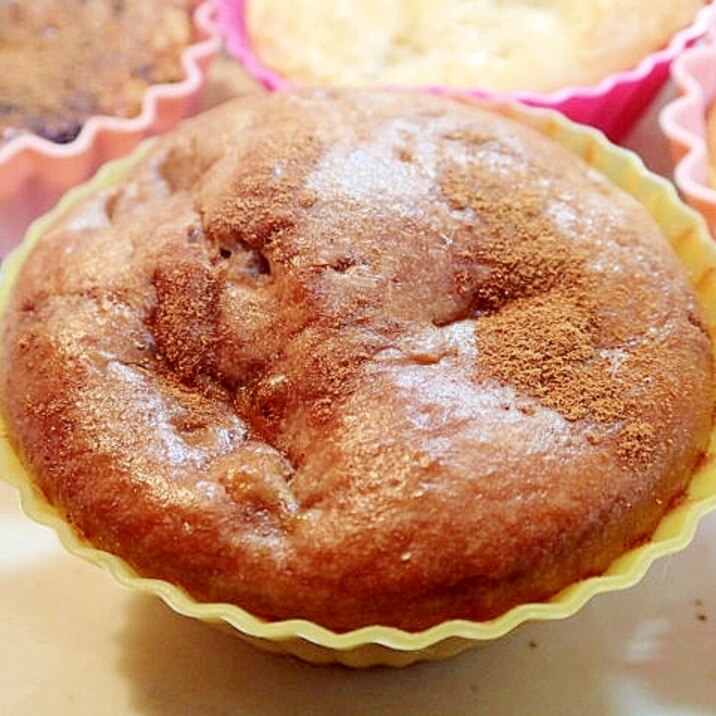 シナモン香る　バナナのチョコカップケーキ